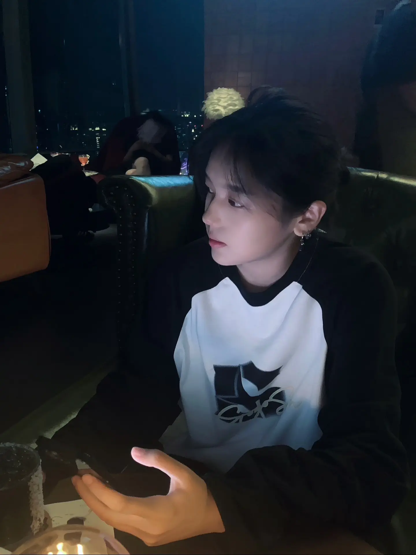 想和我纠缠不清 又舍不得爱我