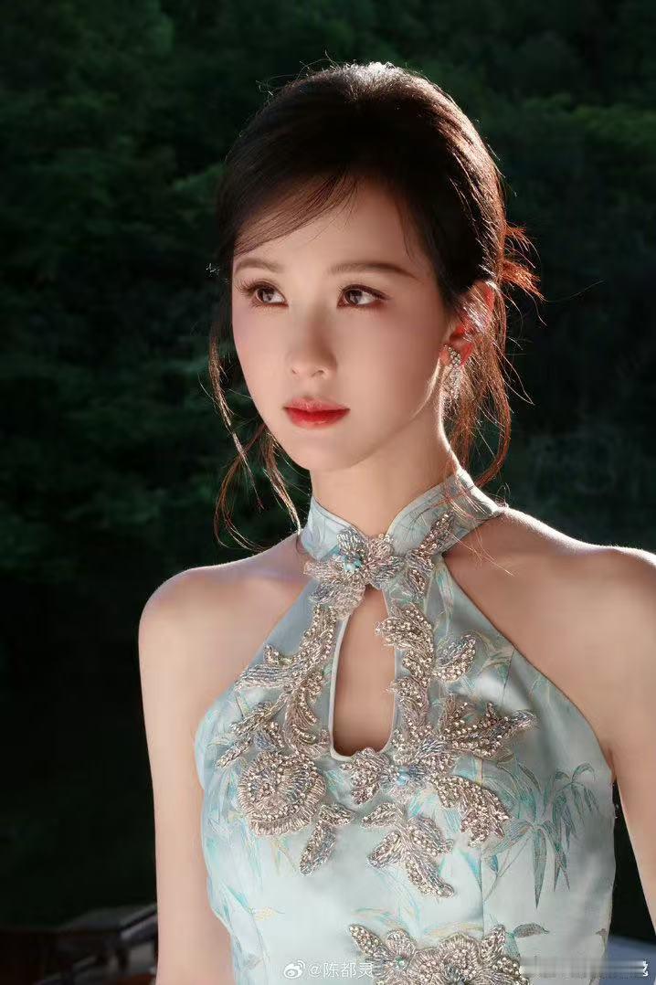 陈都灵为考生加油收到陈都灵的高考祝福啦，带着楚朝的坚毅奔赴考场，所有考生皆是人生
