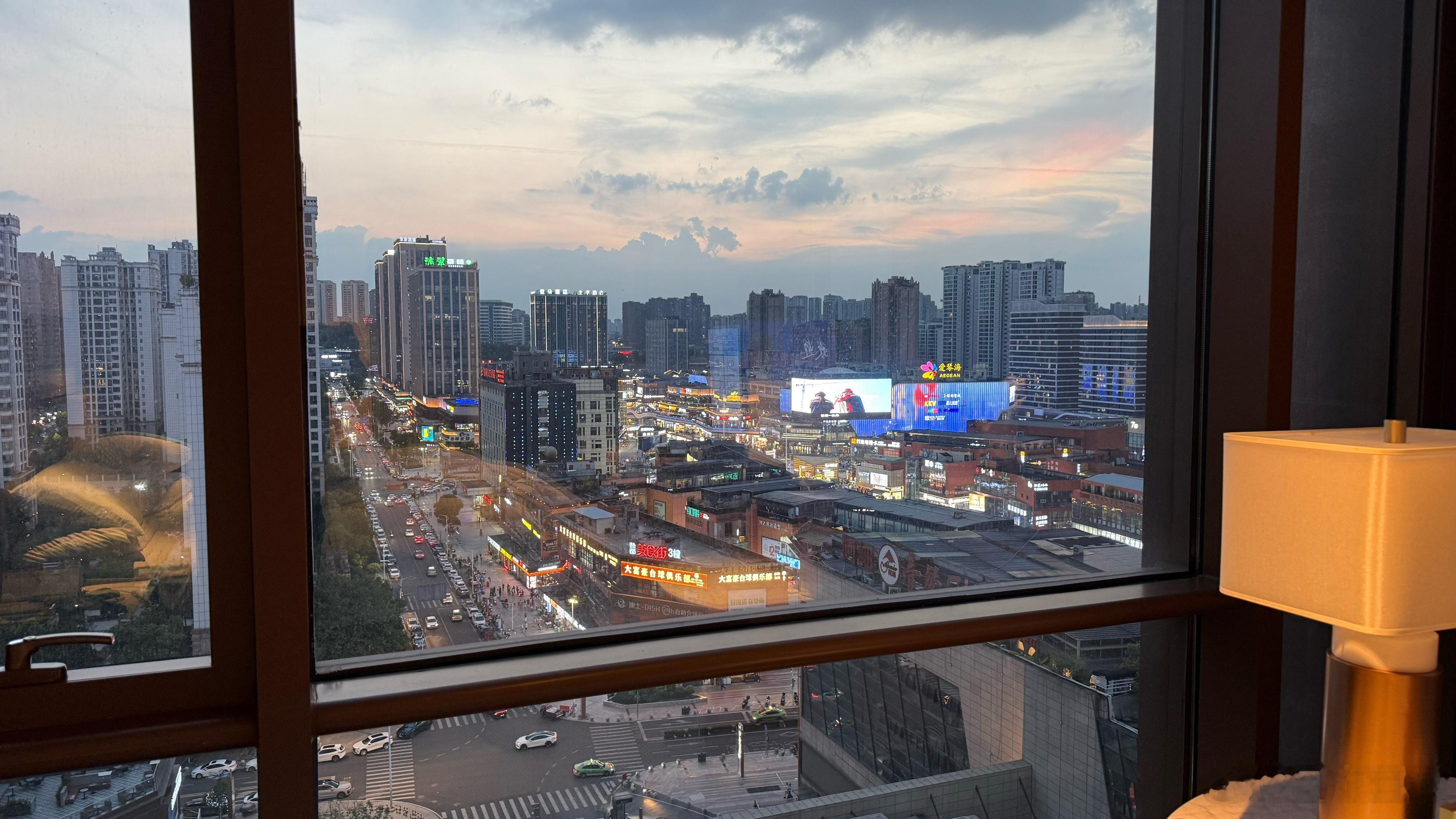 这次在自贡住的酒店景观很好。 自贡·南湖生态公园