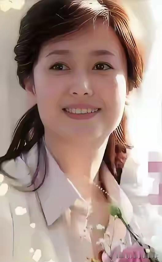 这是多少男人心目中的白月光，现在老了还这样的漂亮，这种脸上没有怎么修饰的人最为耐