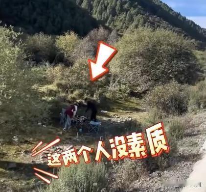 近日，在甘肃某山路上，一起由两名游客随意停车引发的交通拥堵事件引起了广泛关注。据