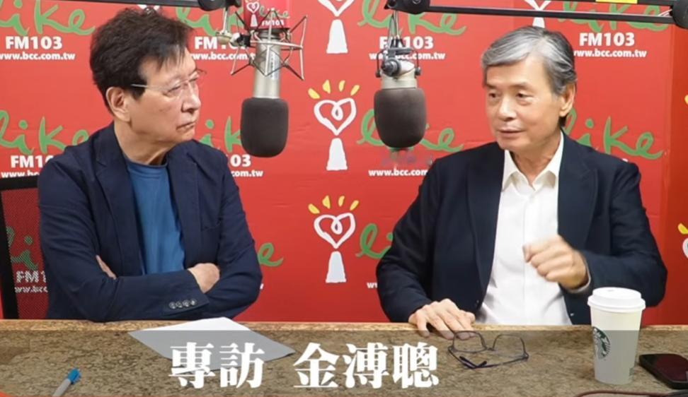 “马英九告诉我箫旭岑和王光慈老是结伴去大陆，他内心很不安心。”今早金溥聪和赵少康