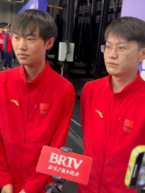 赛后卓定与田野接受采访：拿到铜牌为祖国争光还是挺开心的吧！[吃瓜]卓定：拿到铜牌
