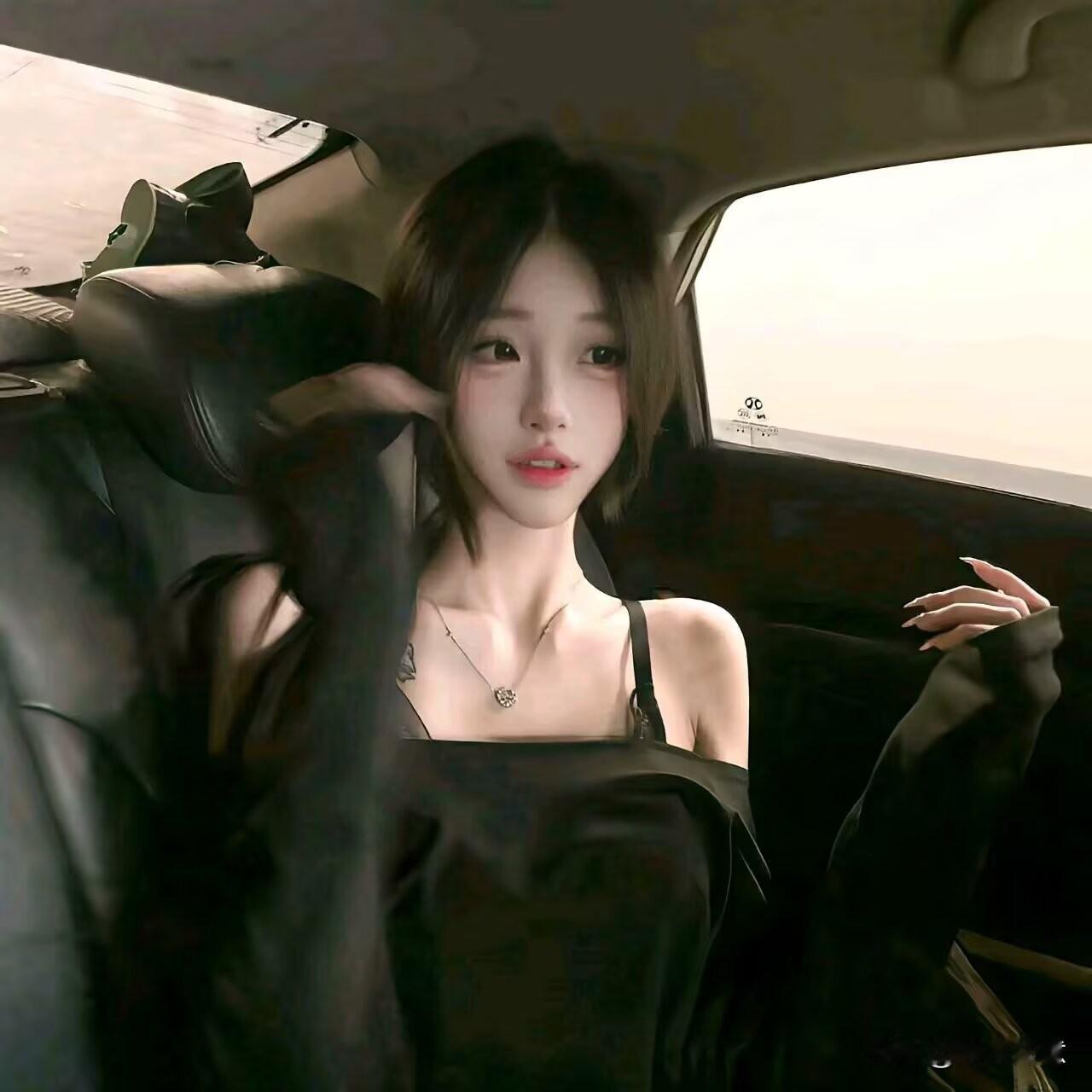 有了孩子就有了责任
就不能随心所欲了
不管做啥都得优先考虑孩子
去到哪还得带着