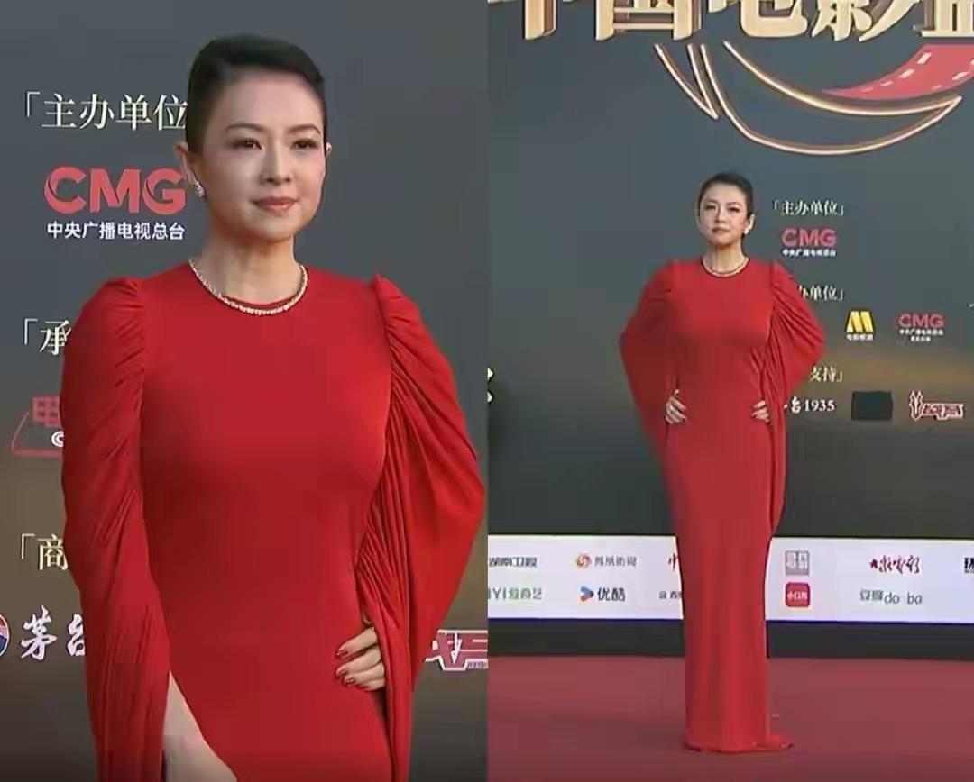 章子怡这是咋了？
乍一看还以为是倪萍呢？？
 
章子怡最近接连出席线下活动，但是