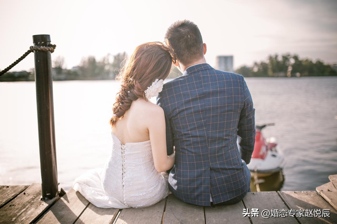这3招报复第三者，又准又狠，尤其最后一个。
 
1.攻击她的软肋。

不管插足你