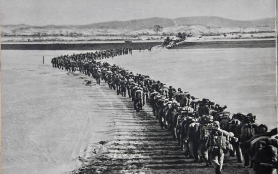 军事专家戴旭曾说：“中美一旦发生战争，美国有能力把中国的沿海城市打得稀巴烂。同样