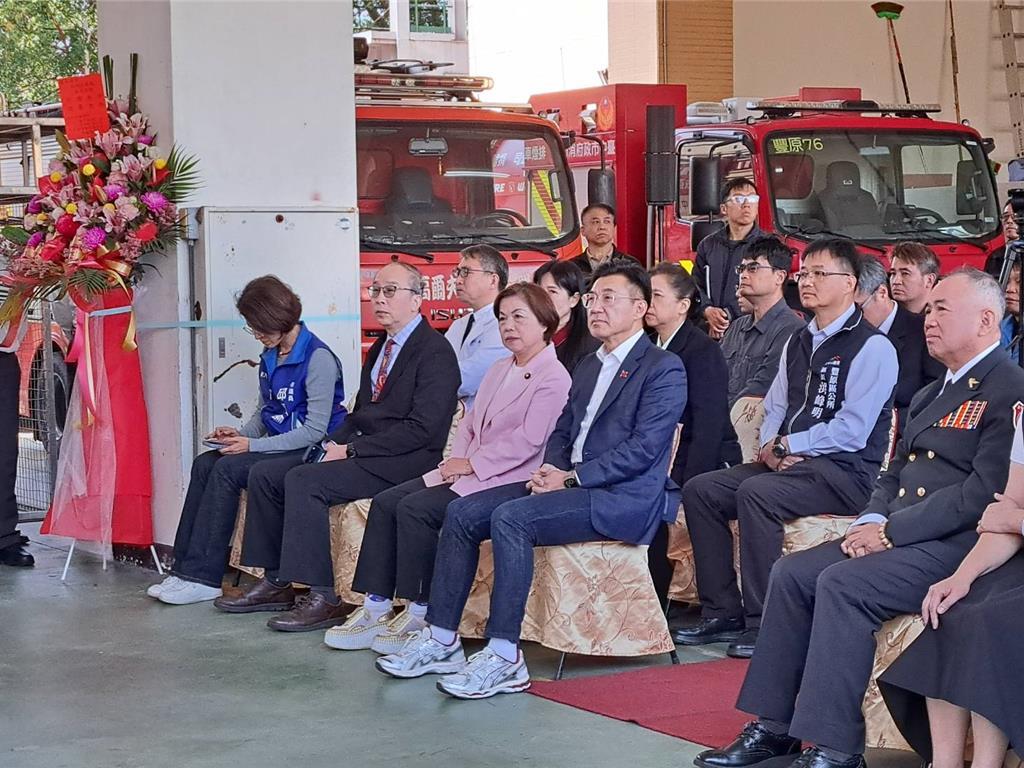 蓝营台中市长初选暗自较劲  杨琼璎高喊“分竞合击” 江启臣拒绝回应！

争取国民