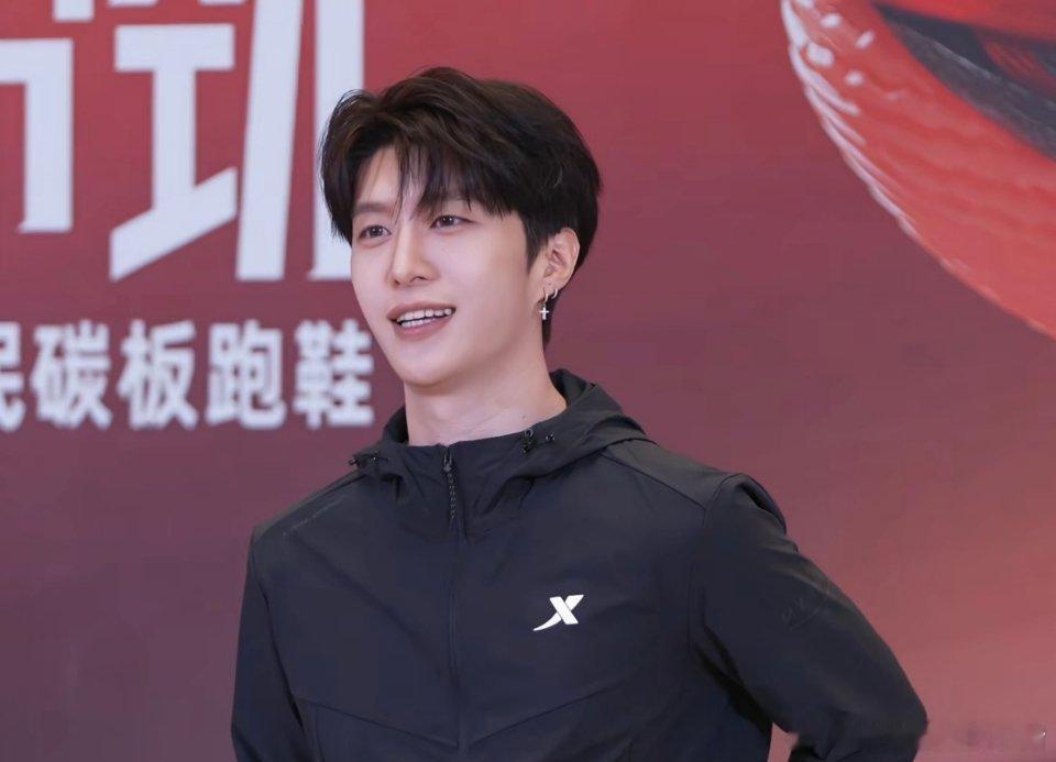 范丞丞兰州特步线下活动状态 ​​​