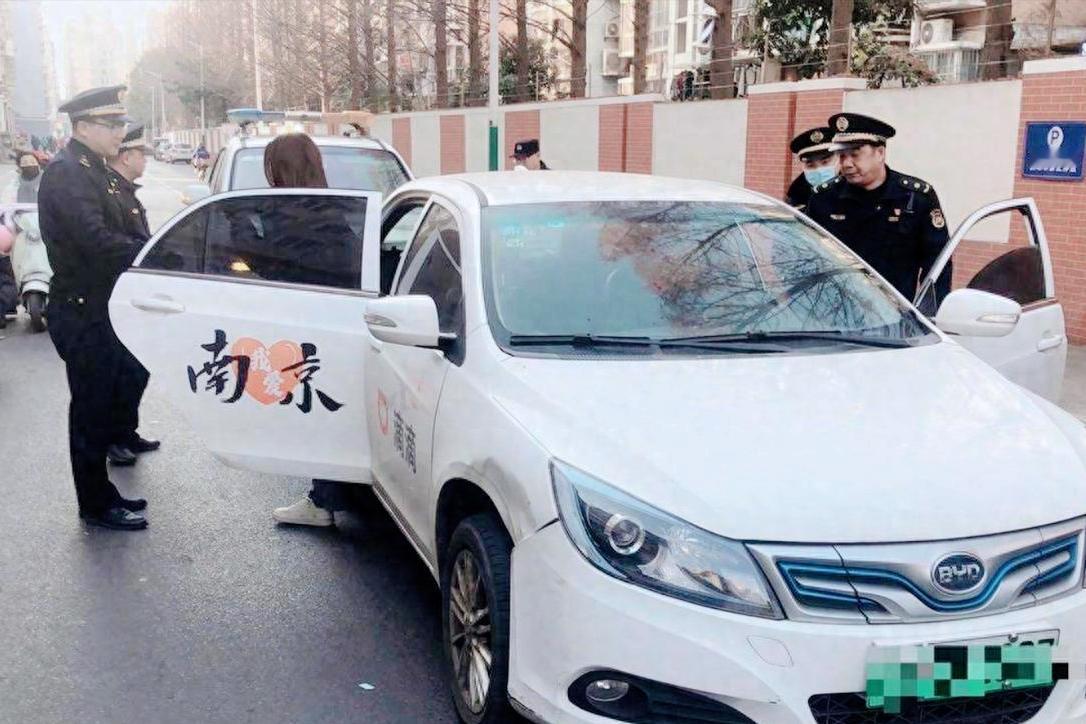 一夜之间，南京网约车行业大地震，数千辆“黑车”被封号。

2025年6月12日起