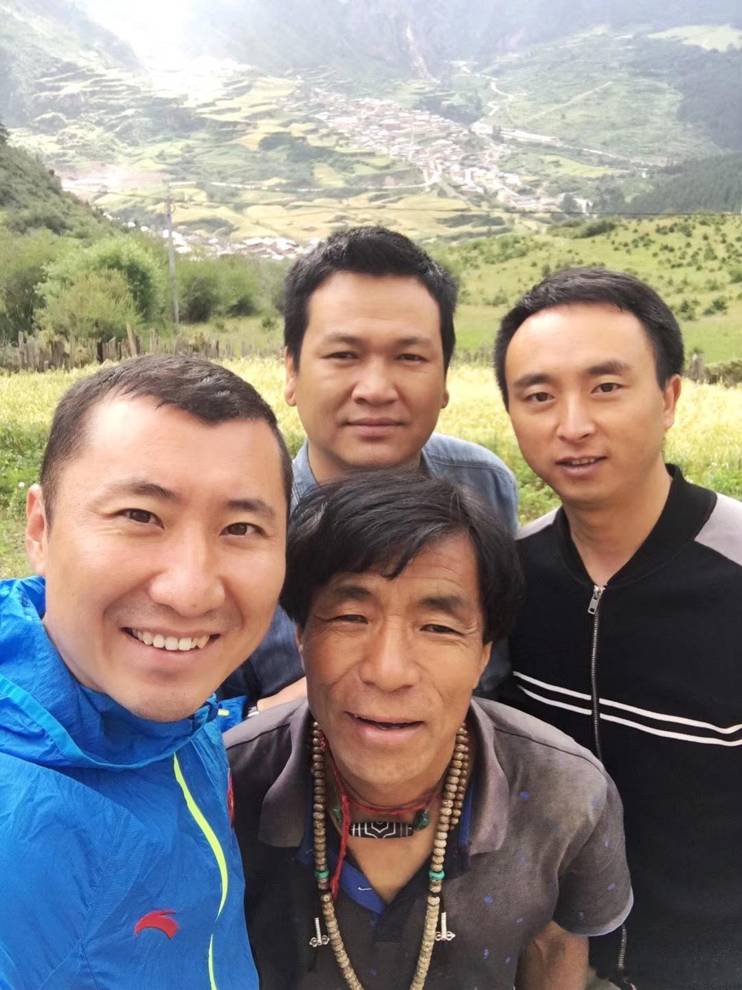 再到扎尕那，最大的心愿是找到五年前住的民宿，功夫不负有心人，终于找到了！五年前合