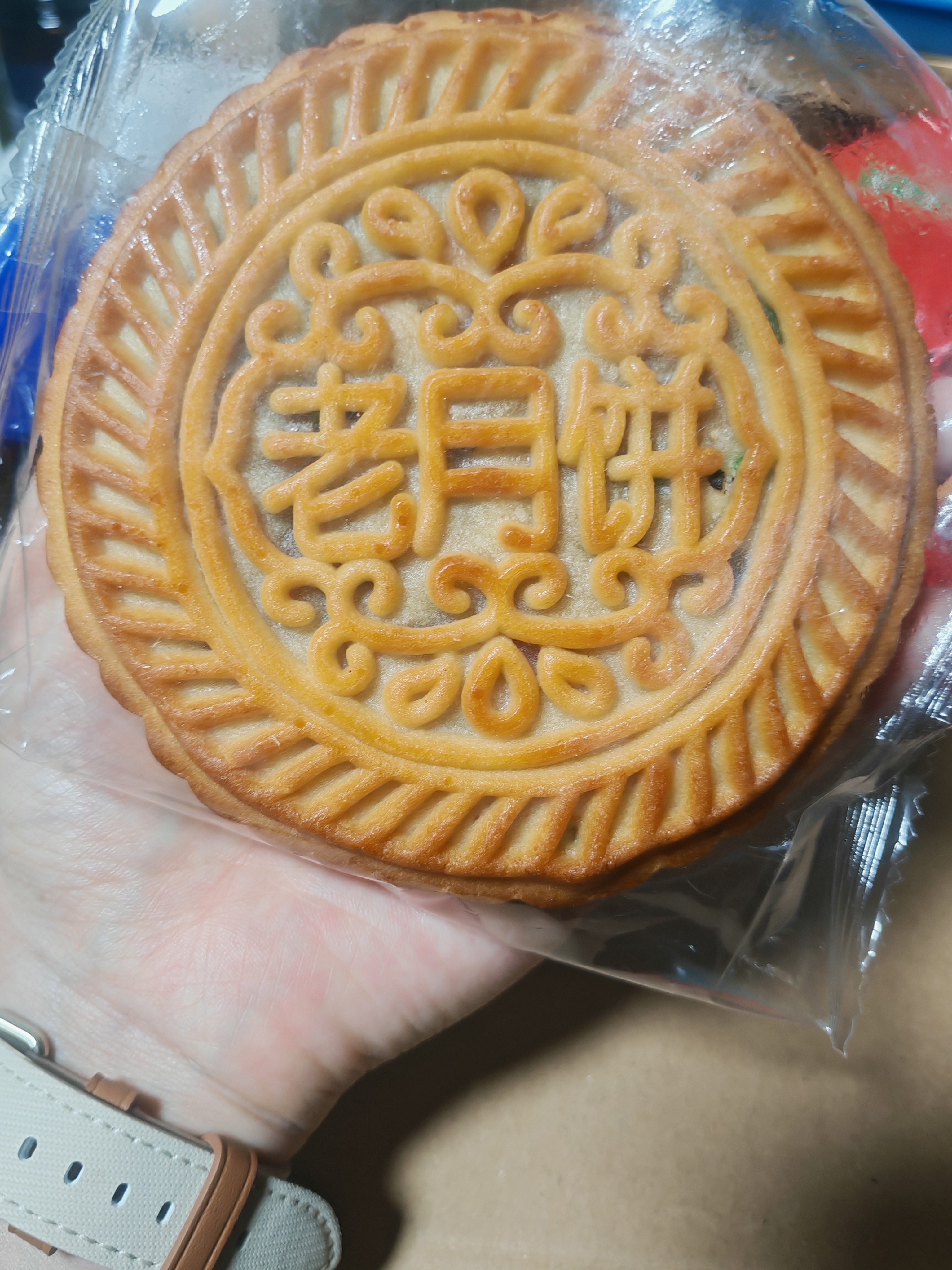 我寻思吃点垫垫肚子吧谁成想 那么老大个饼 ​​​