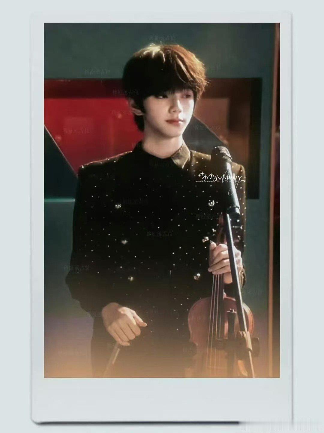 王橹杰杨博文乐队路透图王橹杰乐队路透图杨博文乐队路透图 哇塞，是没见过的 