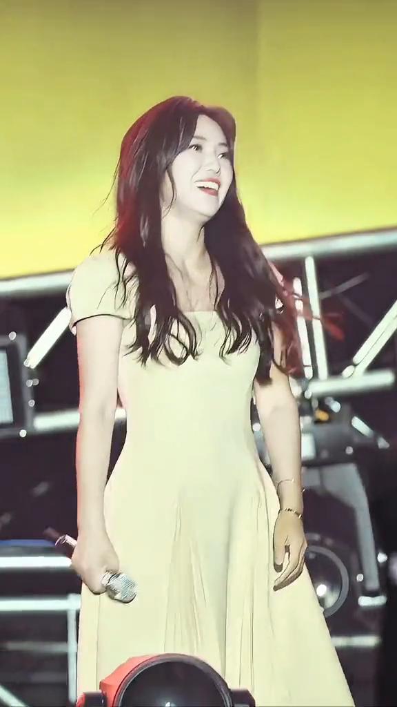 谢谢现场每一位朋友，你们好吗？