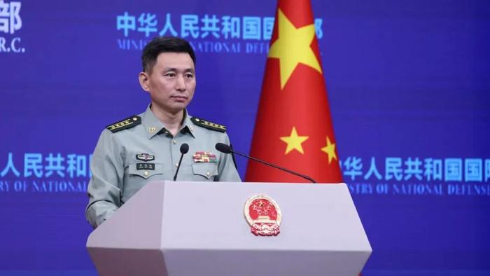 中国国防部对外释放重磅信号，中国人民解放军已然做好万全准备，会坚决粉碎一切妄图阻