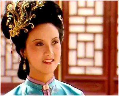 #秋日生活打卡季#《红楼梦》中的王熙凤是个极聪明能干的女人，是脂粉堆里的英雄，她