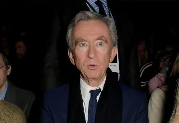 暴跌22%！外媒感叹，中国年轻人不买西方奢侈品了吗？

最近，奢侈品圈炸锅了，L