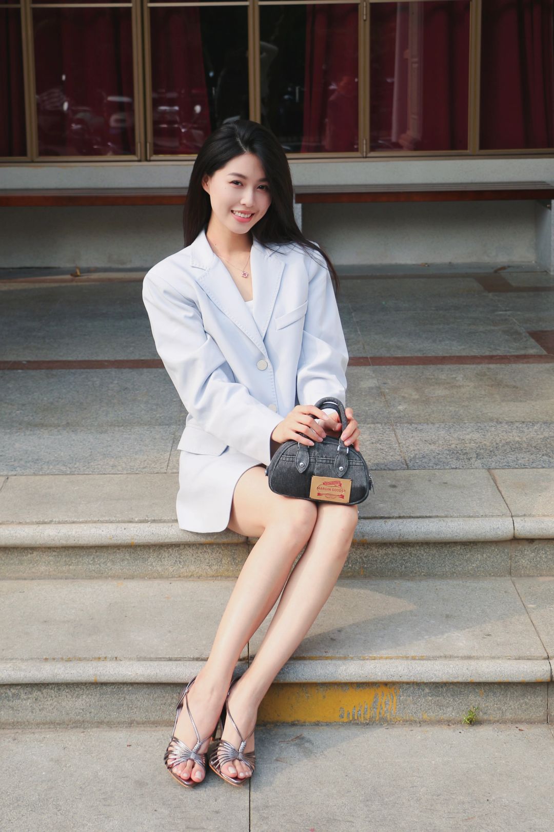 今天的角色是知性姐姐