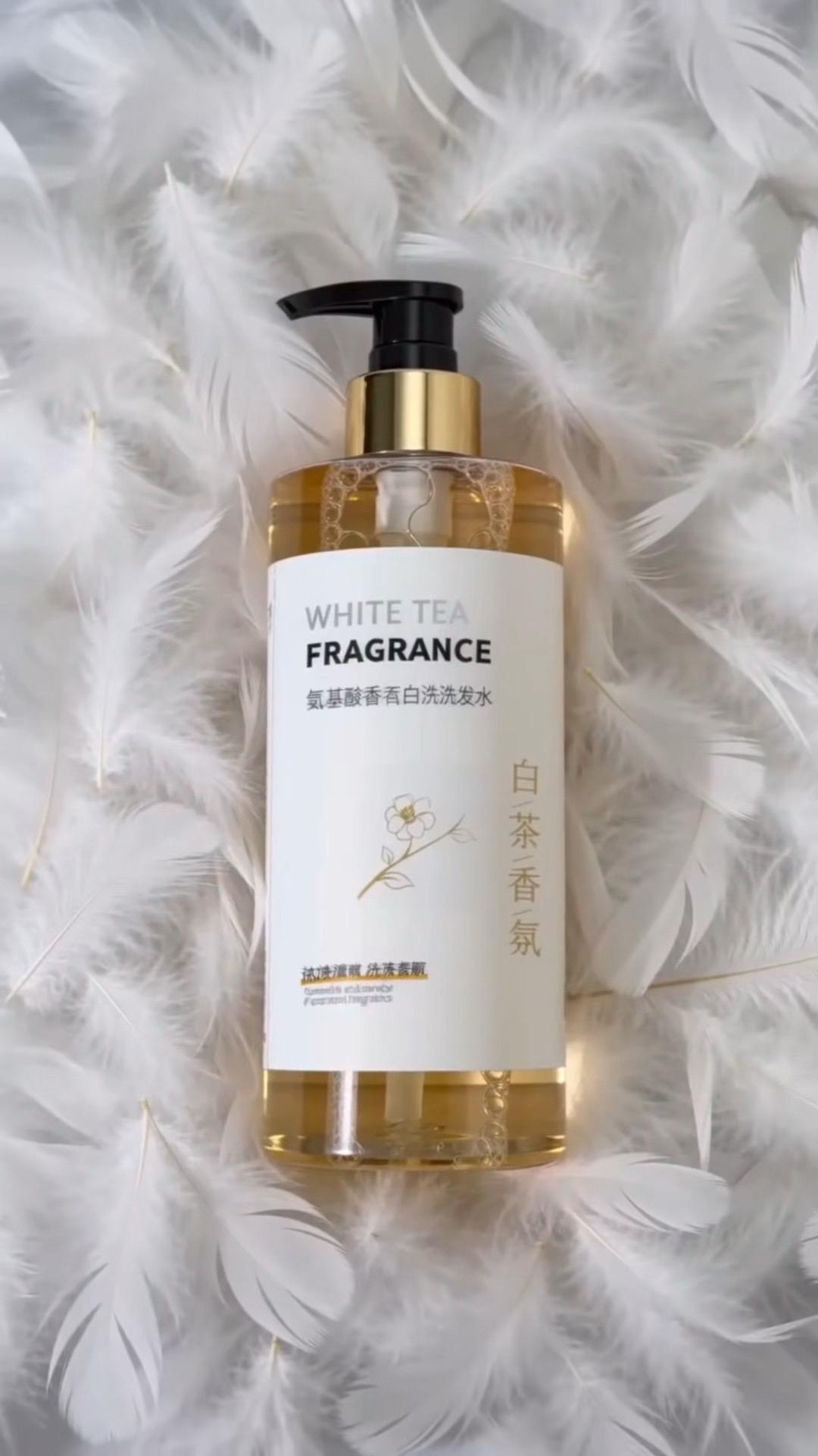 山茶花香氛洗发水，洁净清爽，丝滑柔顺，留香持久，洗出蓬松高颅顶，氛围感拉满。