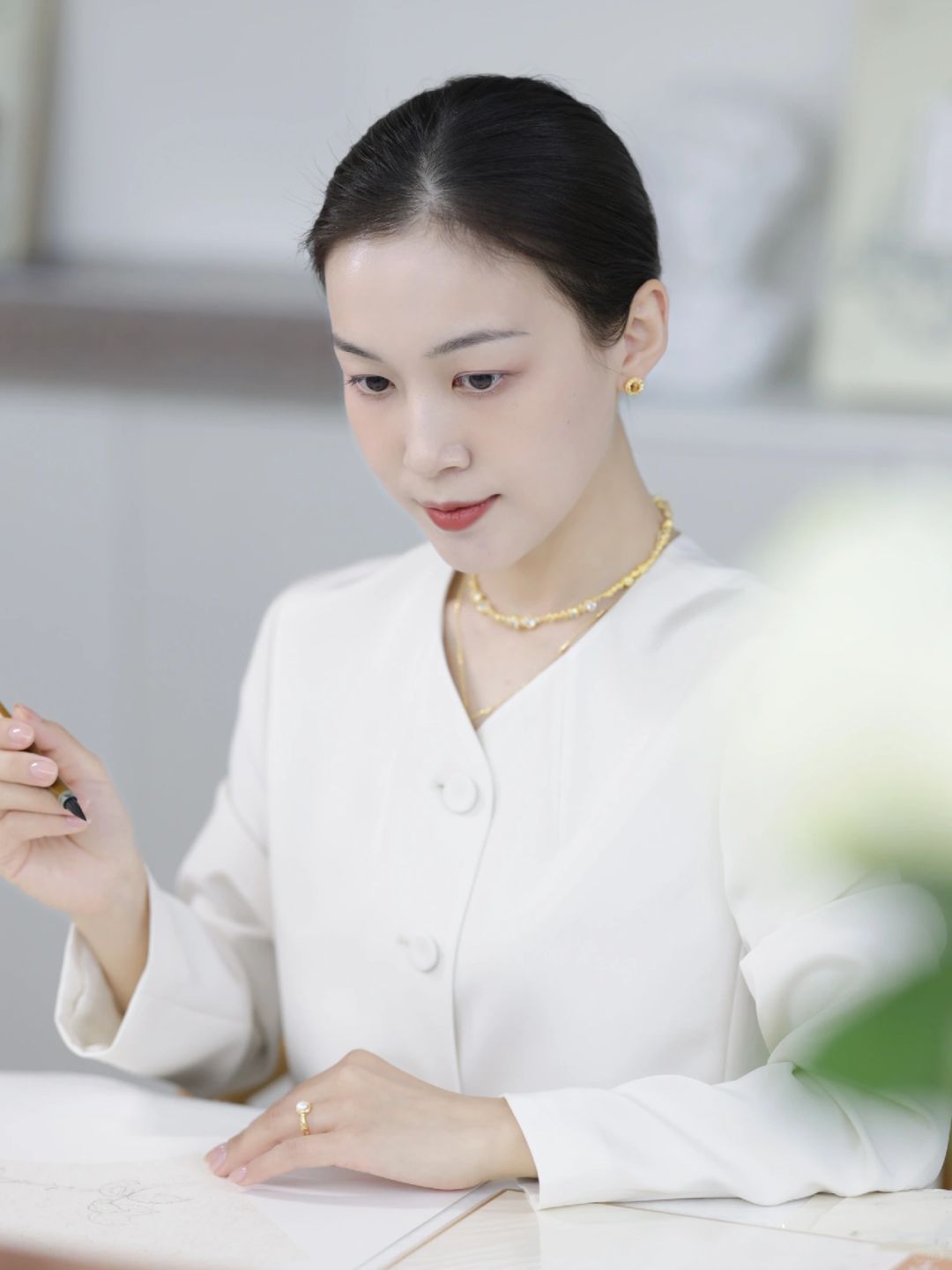 “越来越觉得，优秀的人都是相似的：她们明亮