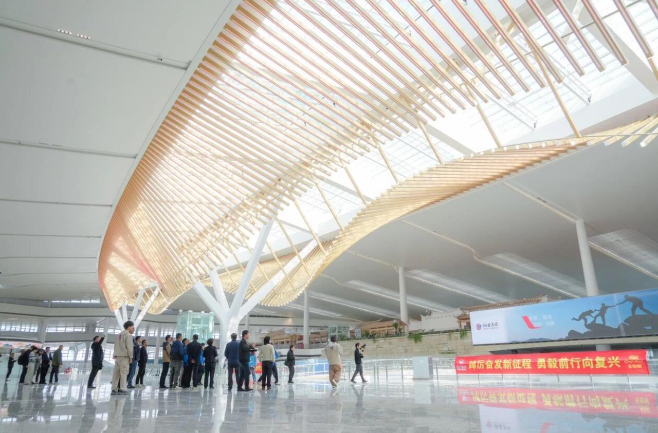 好消息！2月13日，厦门翔安国际机场航站区工程顺利通过质量竣工验收，为年底通航奠