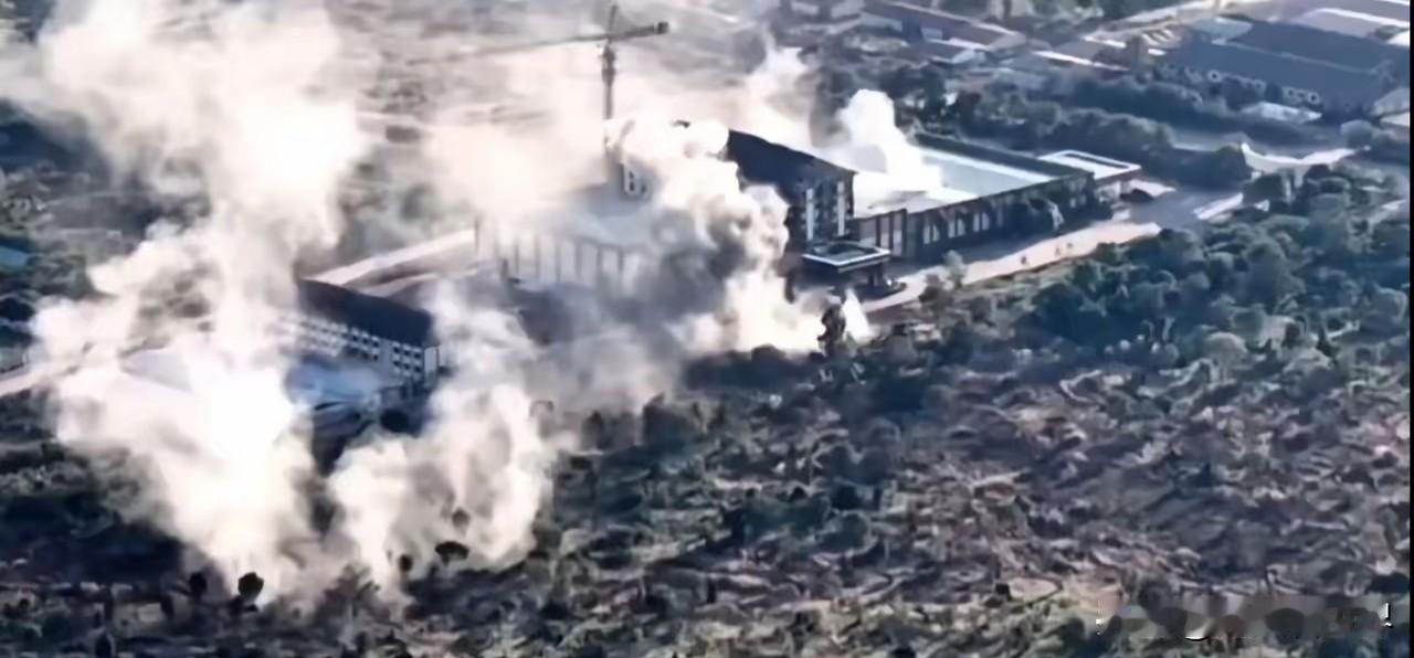 泰军F-16如入无人之境，柬埔寨多个设施被炸，阿努廷仍然拒绝停火
当地时间20日