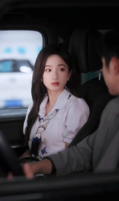 谭盐盐 王凯沐《禁止闪婚，雾散归栖时》
男女主视角预告
一纸契约是故事的开端
藏