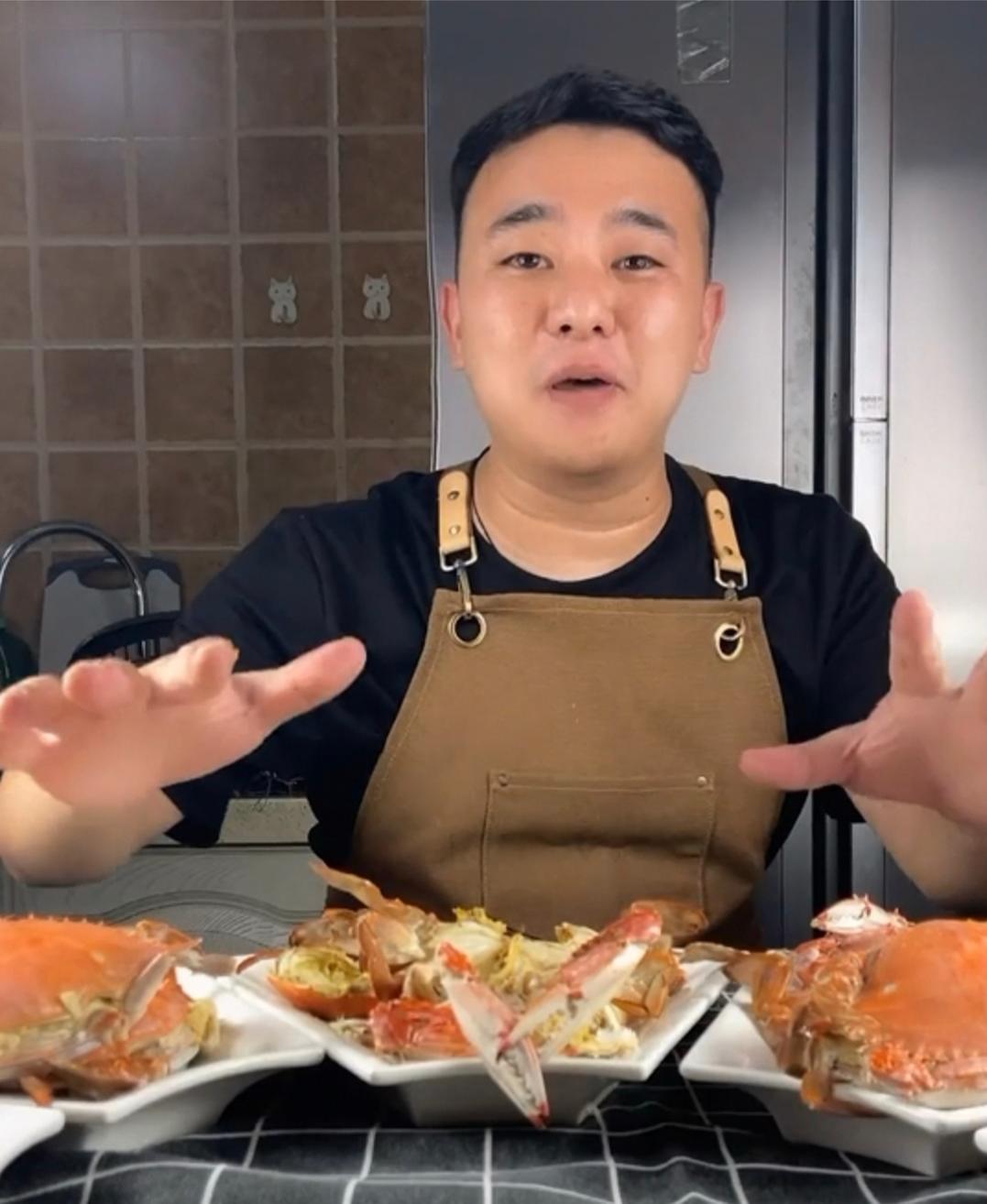 直播带货在现在不算是什么稀奇的事情，质量也参差不齐。不过也有一些直播带货是比较有