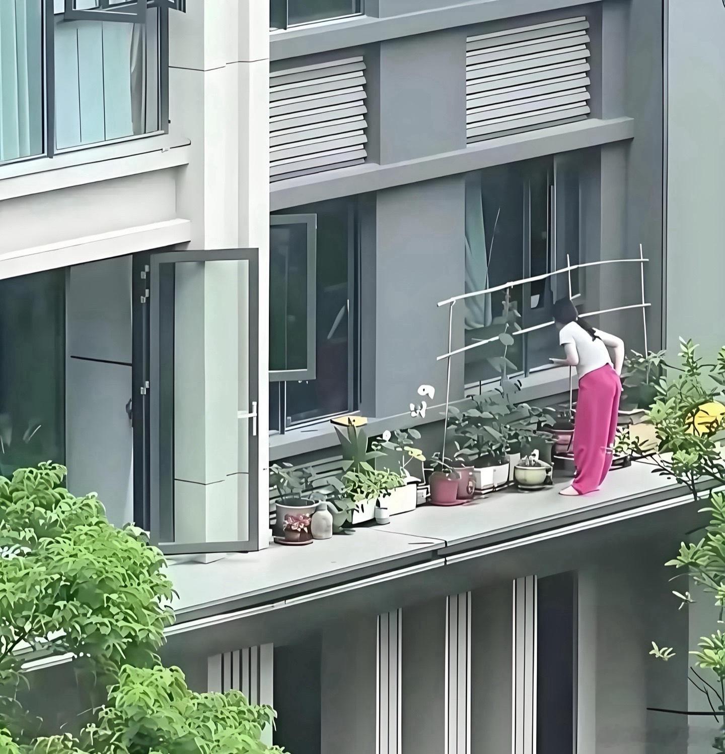 这地方不围个护栏吗，看上去好容易掉🫠 ​​​