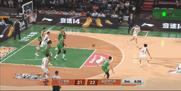 莫兰德这一次回到辽宁男篮以后，真的感觉变化很大，成了“攻防一体”的全能战士，经常