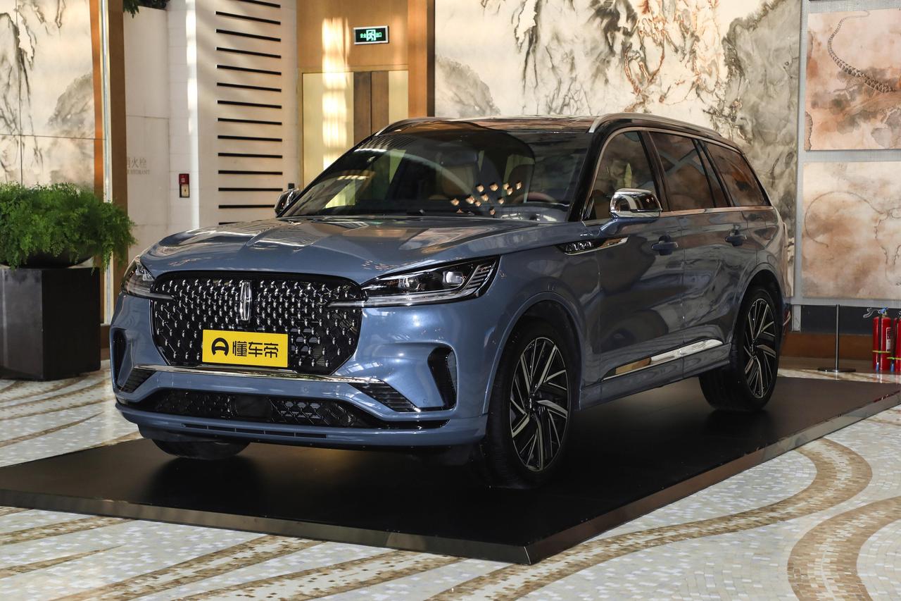 【新款林肯飞行家将于2024成都车展上市 】近日，我们从官方获悉，新款林肯飞行家