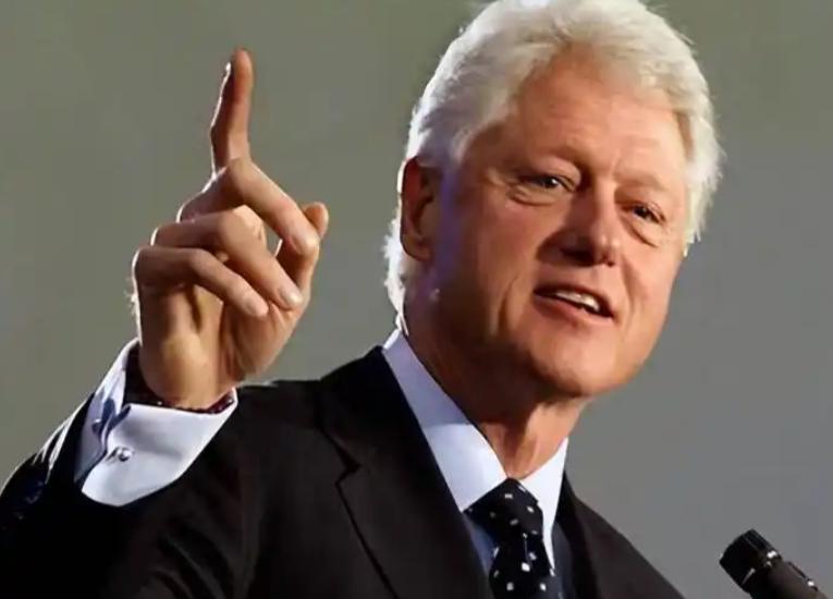 克林顿披露：当年为了打赢朝鲜战争，美国共投入了200万军队。克林顿亲自承认，美国