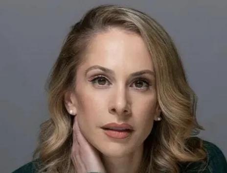 美国知名记者安娜·卡斯帕里安在社交媒体上表示：“我要对所有以色列人说：你们在国际