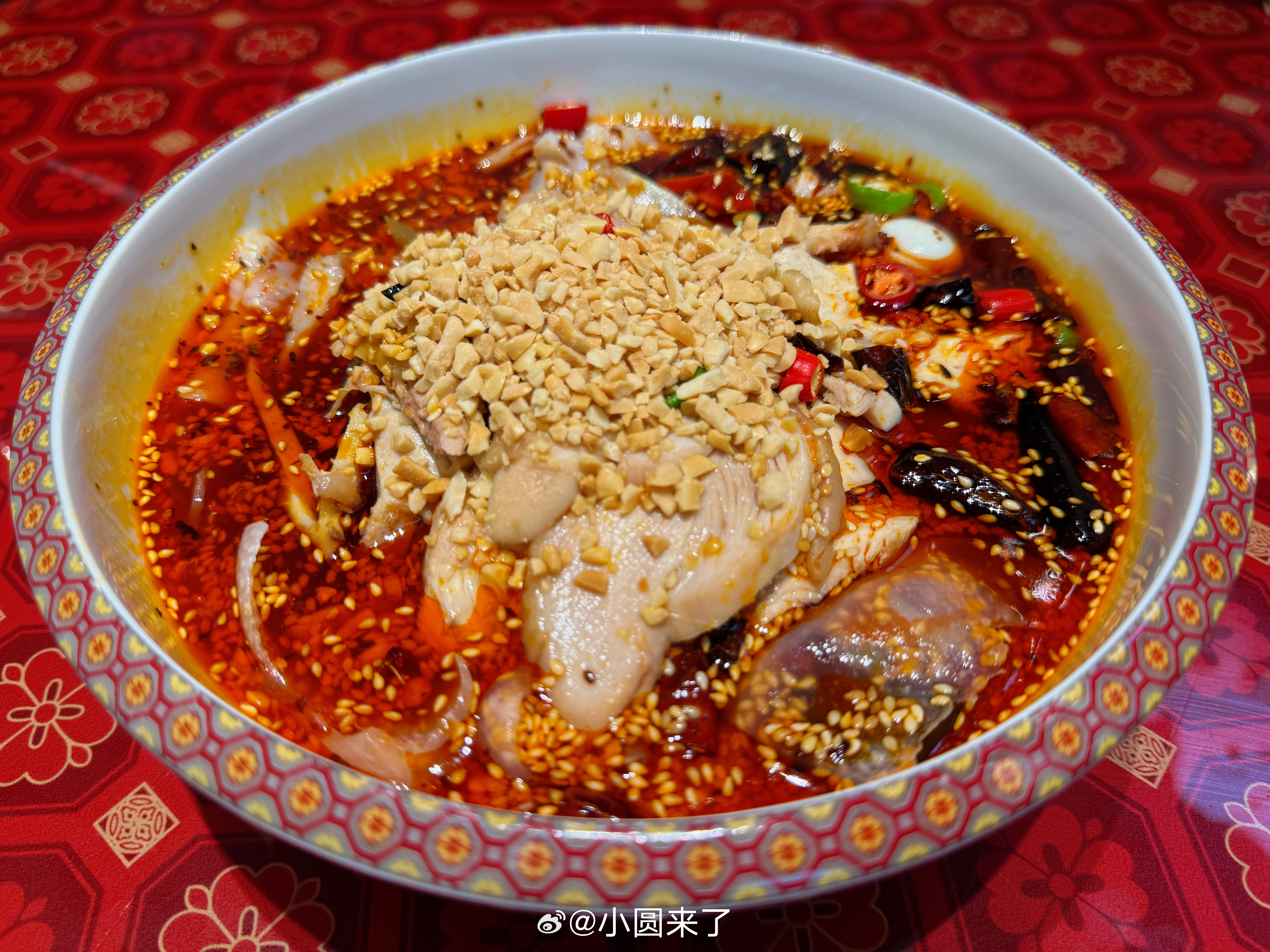 抵达乐山：1.老乐山乐山菜2.鞠婆婆绵绵冰3.串妹花式冰粉 乐山·老乐山·乐山菜