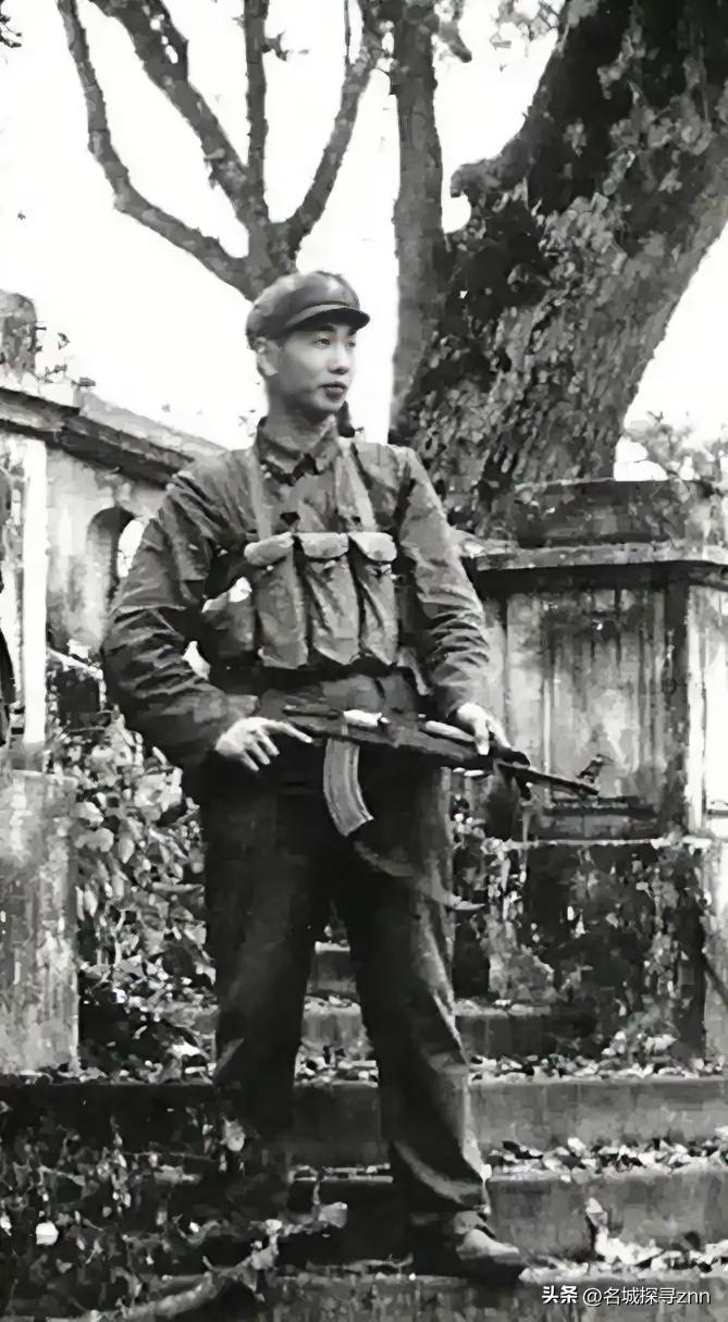 真的勇士，陈守全，福建古田人。1979年对越自卫反击战，他是第一个冲进并把红旗插