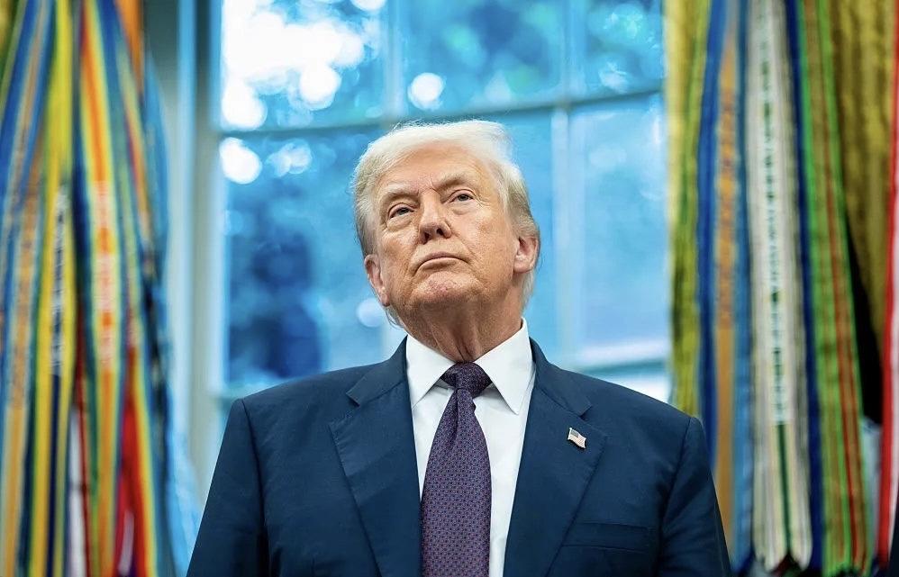 美国总统特朗普表示，北约应考虑将西班牙驱逐出该组织，主要原因是西班牙未能达到其设