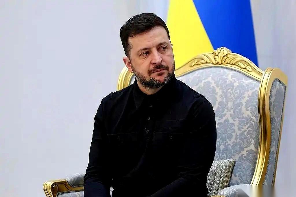 泽连斯基亲自官宣，新一批“爱国者”导弹，稳稳落地了。
他对着镜头说得斩钉截铁：这