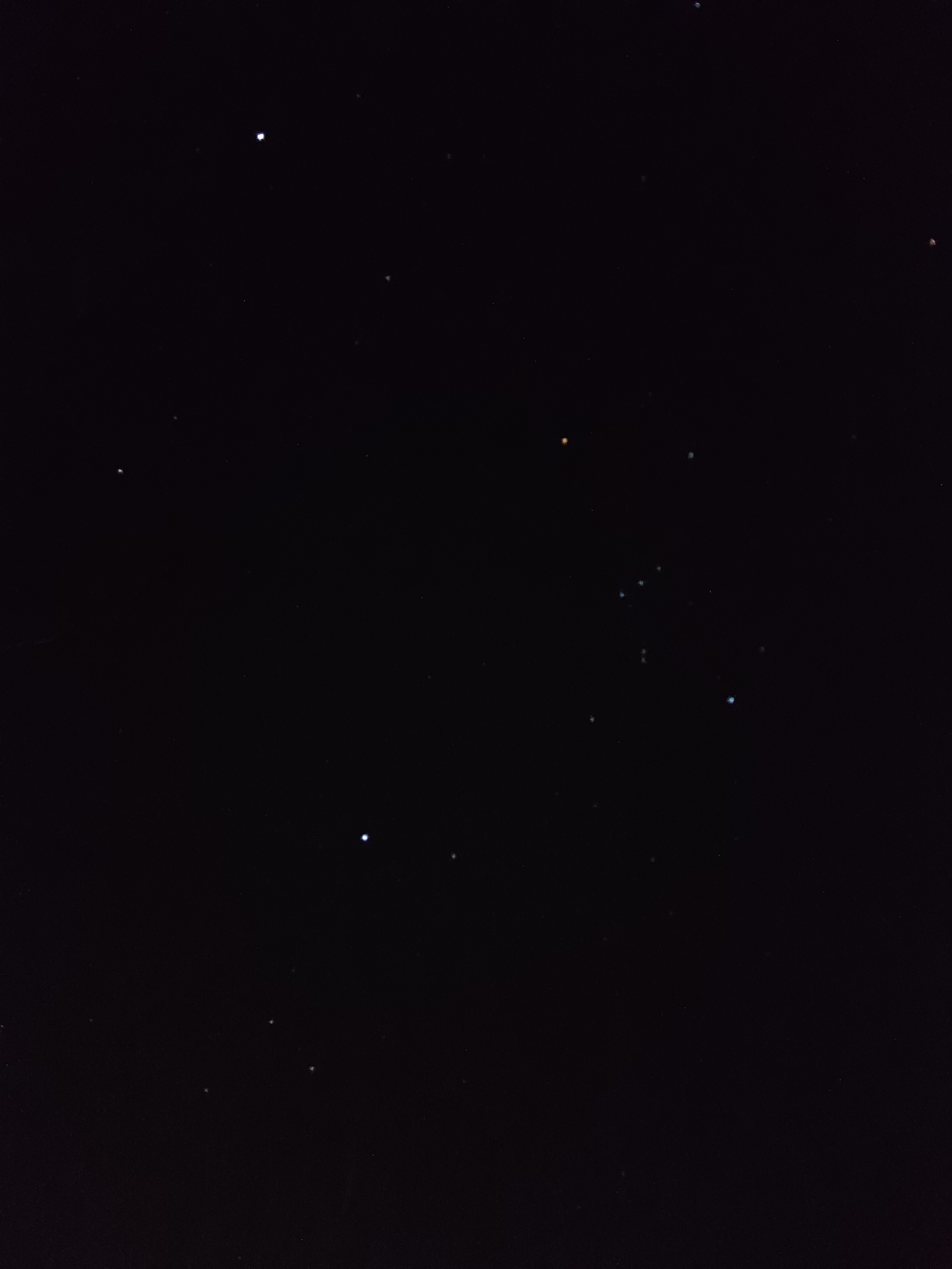 哇喔～山顶的星星更亮啊～ 