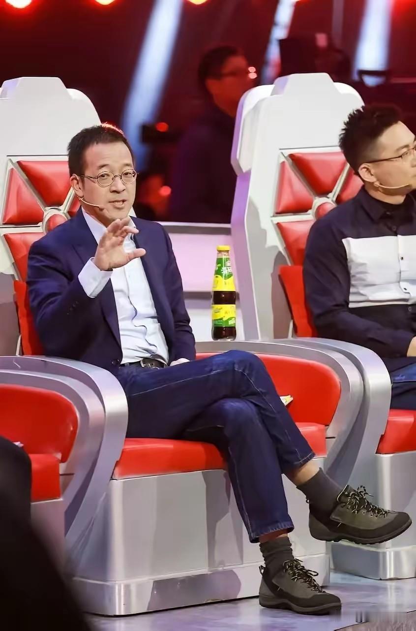 俞敏洪，不愧是干教培出身的大佬，就算是孵化主播，我相信他也能干到行业的顶尖领域。