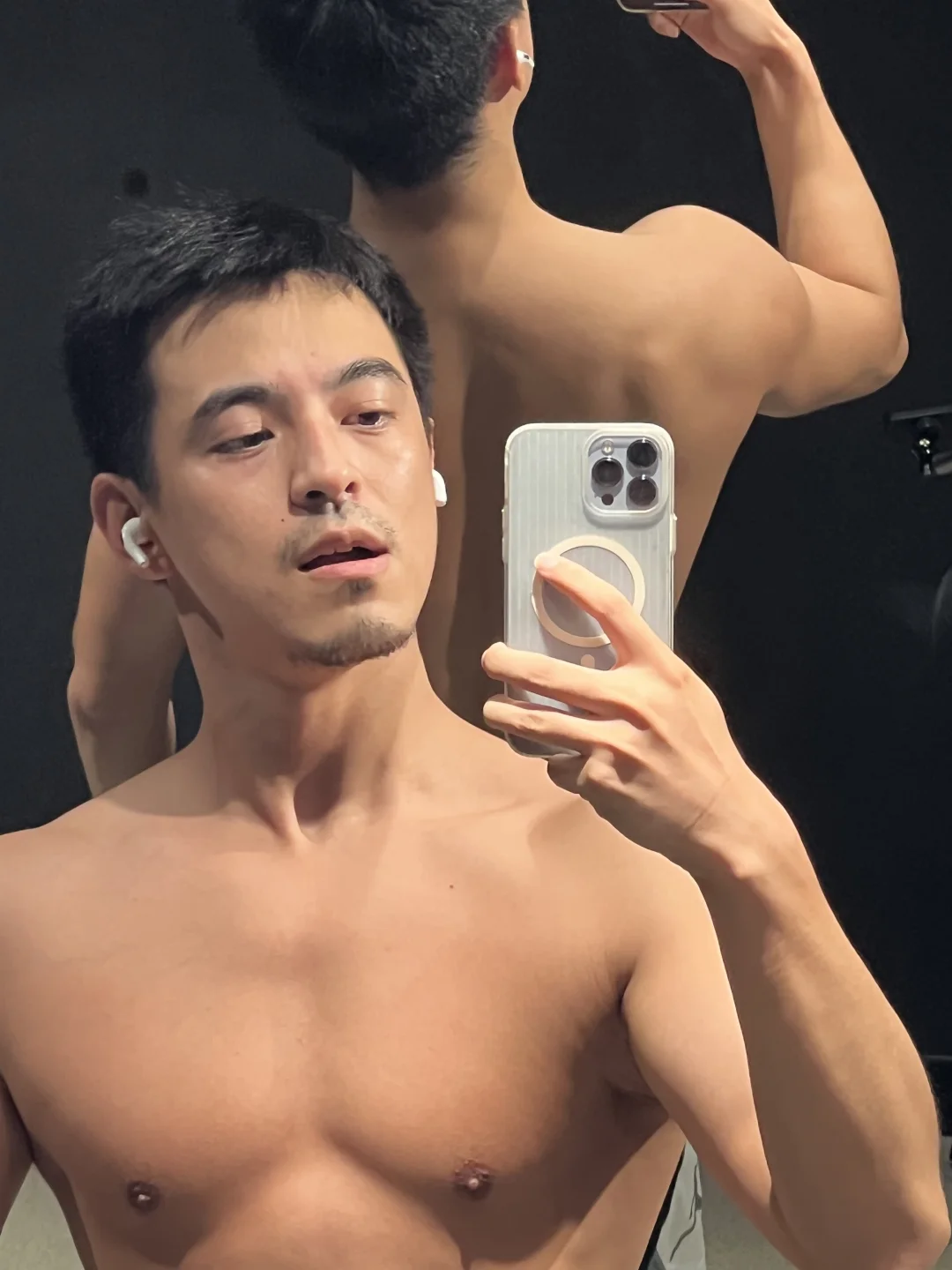 舌头超灵活👅