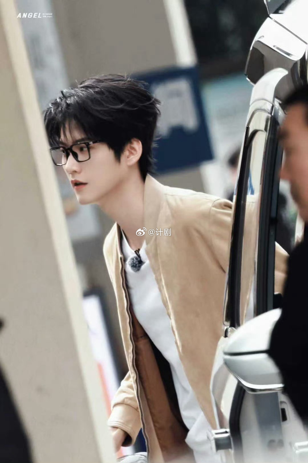 内娱颜担艺人集体素颜做瑜伽 点开风华合伙人的路透，一群内娱颜值担当素颜做瑜伽，画