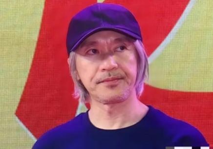 周星驰已经很难再叫动圈内人捧场了！
原因太简单，不是因为他过气了，
也不是因为没