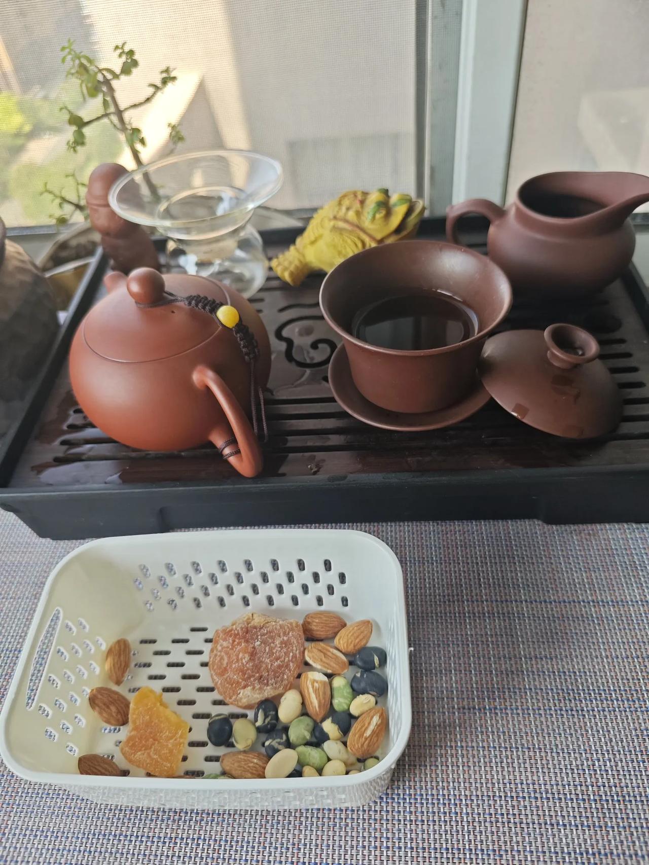 到了我们这个年龄了，生活和工作都没用压力了，每天把心态放好，不要胡思乱想，好好生