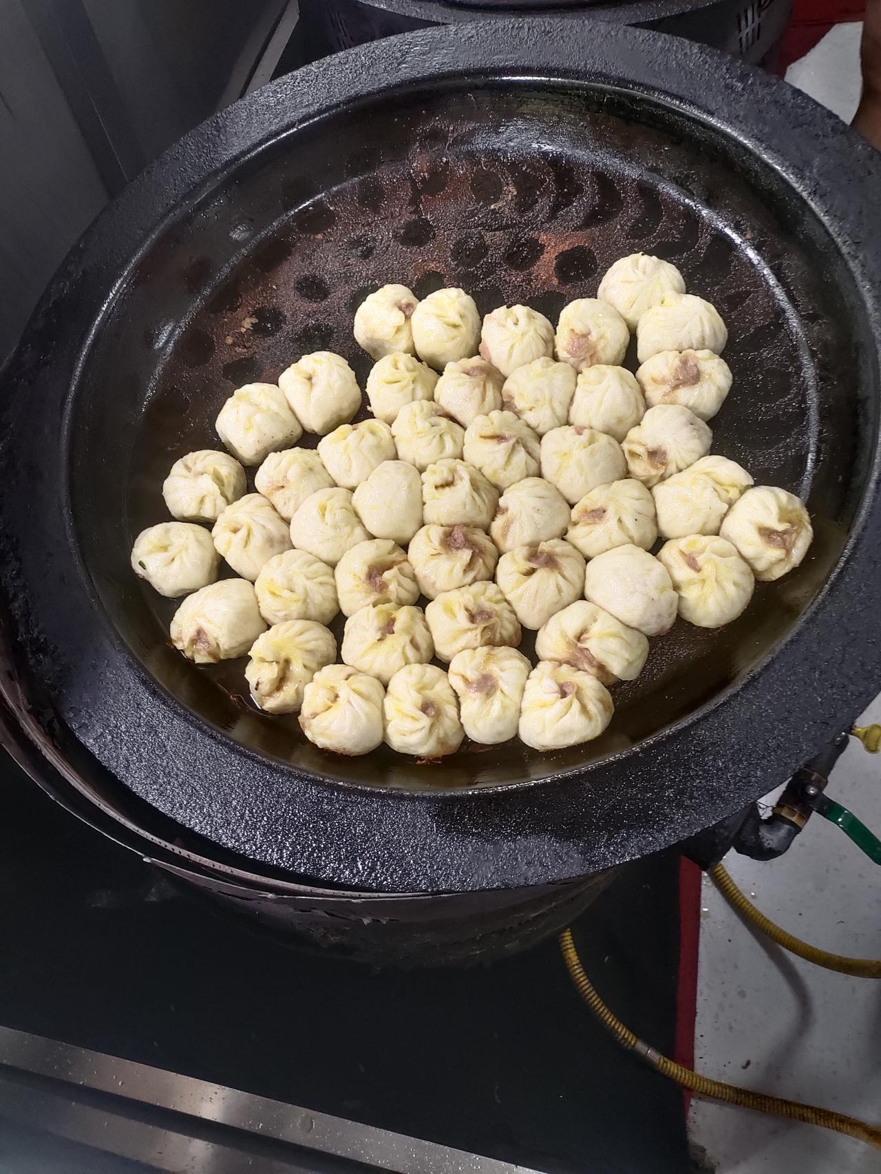 广德早点真便宜
包子和饺子都是一元钱一个，大骨汤和稀饭，小菜都是免费的！