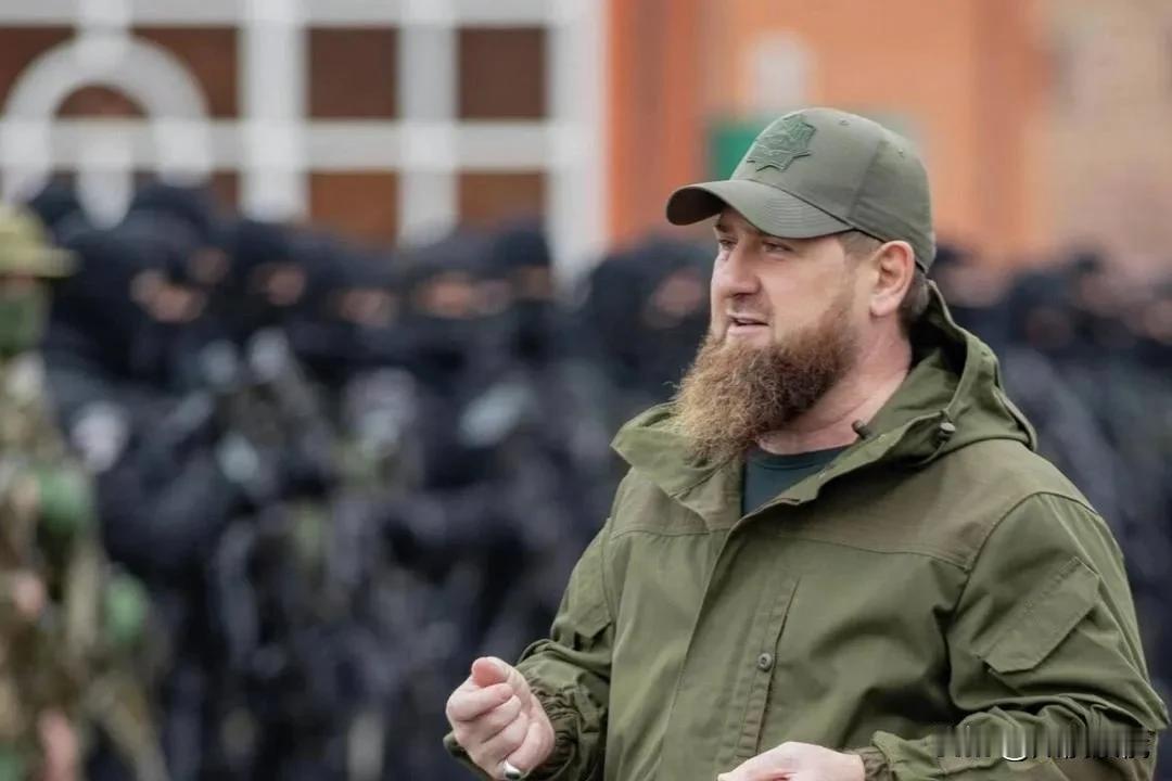 车臣议会一致通过决议，批准卡德罗夫竞选连任车臣领导人

车臣议会今天通过决议，批