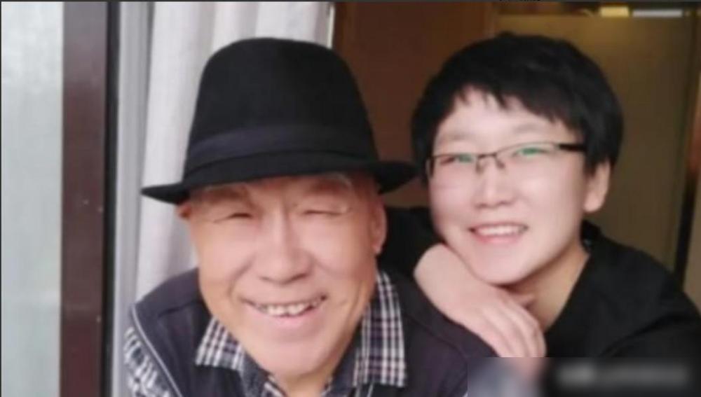 山东18岁女孩，患红斑狼疮，跑遍各大医院都无济于事。

换做旁人看，这姑娘后半辈