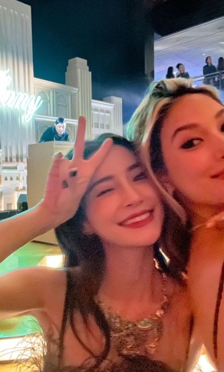 angelababy angelababy 在银河交汇之间，淹没原点，是非你突然