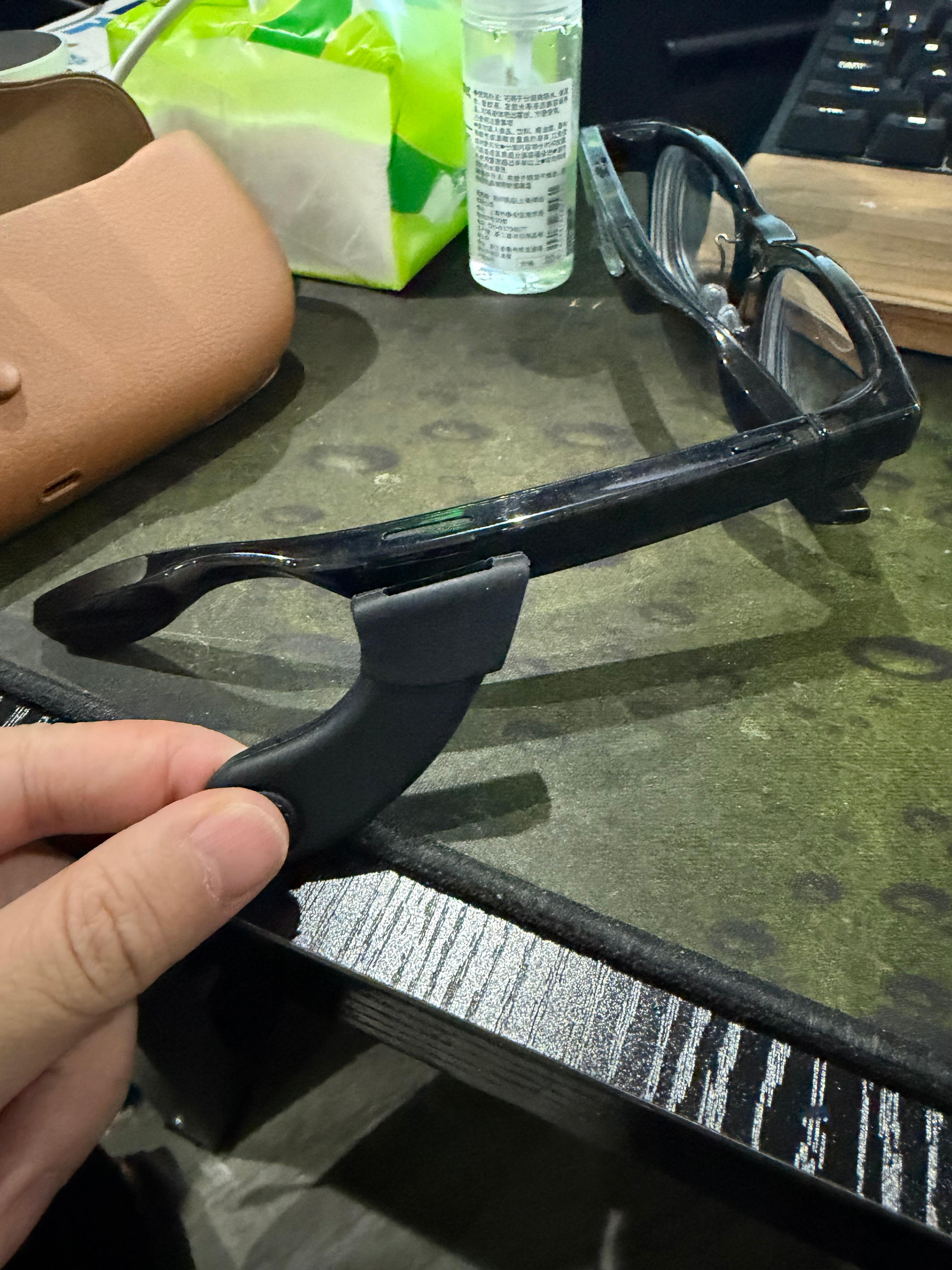 经常带理想Ai眼镜Livis坐飞机的大佬们，这个玩意能有效提升飞机上的听感，太好