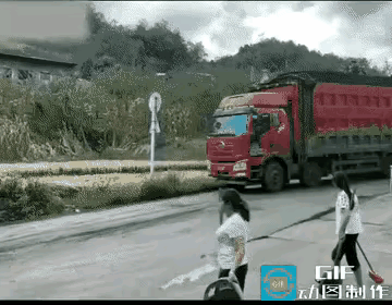 这大货车超载严重，好办法，解决超载，利国利民。