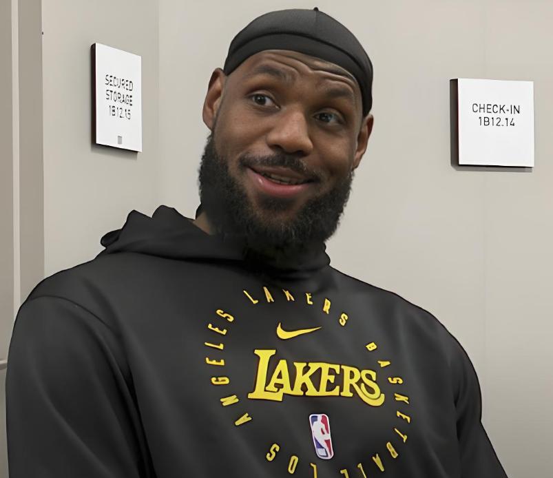 佩服佩服！老詹今天把话说透了，季后赛就得这么干啊！
湖人今天赢球后，已经确定首轮